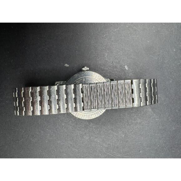Vintage 1975 Caravelle Watch M9 Water Resistant Silver Tone 30MM Stretch Band main image 7